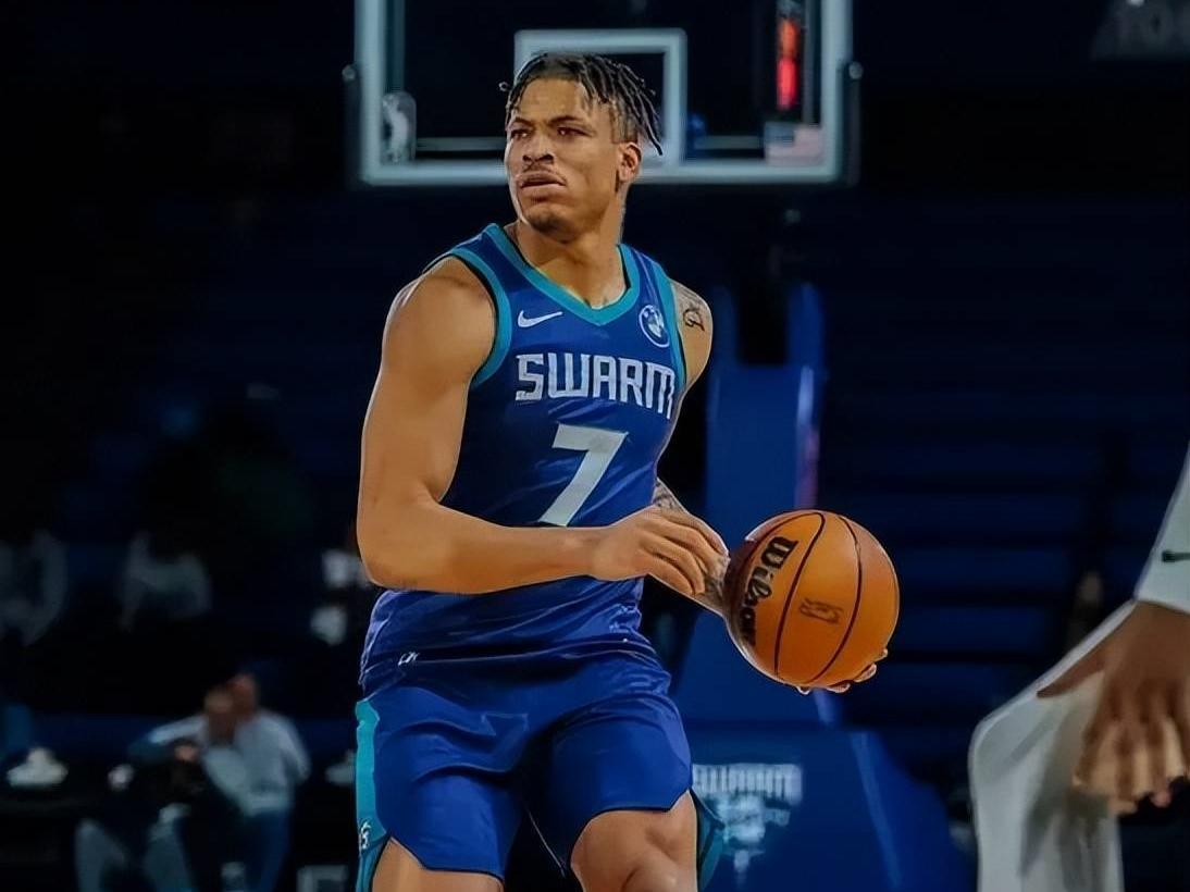 足球-山东男篮引进重型锋卫摇摆人，冲击季后赛计划有变