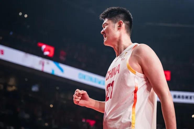 男篮出线稳了，两连逆转升至2胜2负，再赢1场即可晋级第二阶段