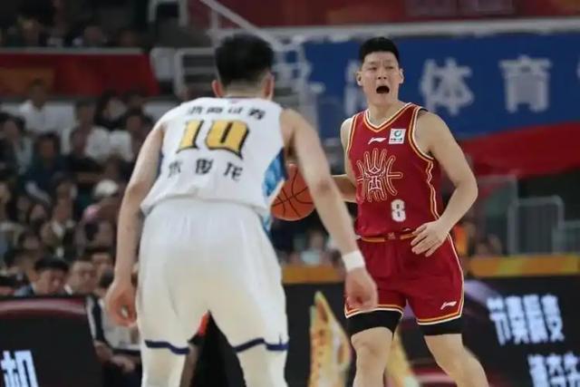 足球-CBA8进4抢三大战!京粤加时绝杀后,谁能拿下最后四强席位?